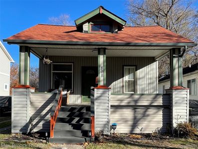 808 Laprairie St