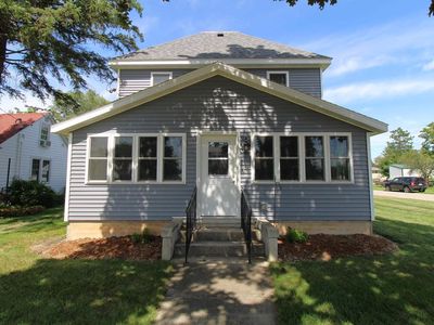 W6448 East Oak Street