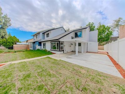 574 E Skylark Dr