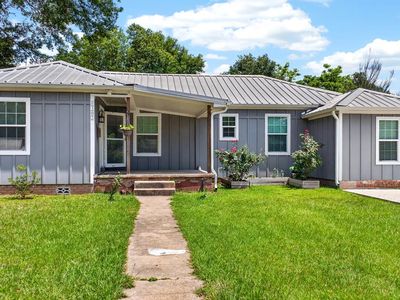 1302 Avalon Dr