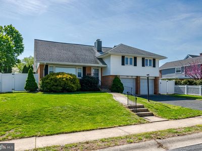 2402 Bell Dr