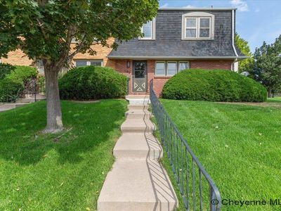 100 W 29th St