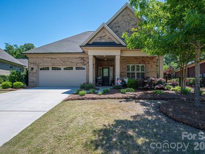 5228 Courtyard Ln