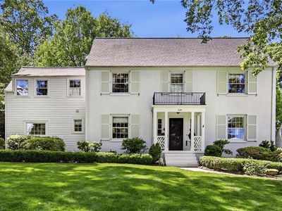 628 Roslyn Rd