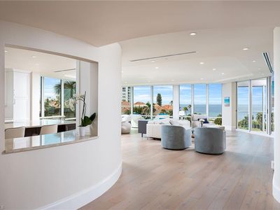3991 Gulf Shore BLVD N #301