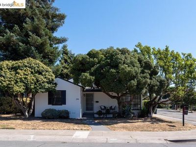 295 Bowling Green St