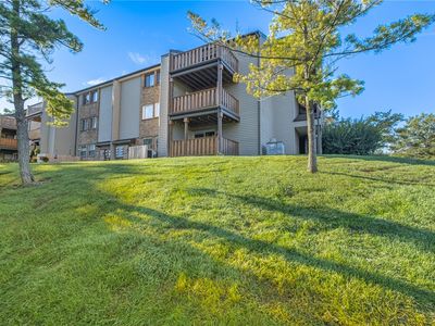 3131 Cloister Ln