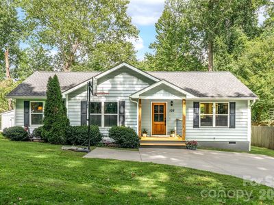 102 Iris St