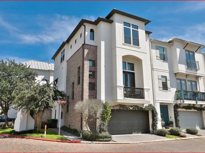2226 Hilshire Lake Dr