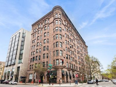 2800 N Pine Grove Ave Unit 7E
