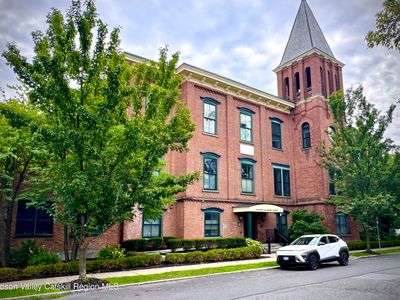 214 W Chestnut Street #202