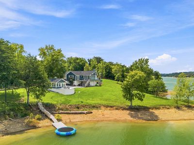 952 Leisure Ln