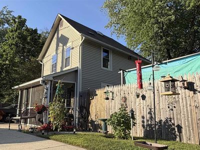 111 S King St