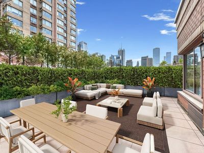 393 W 49th St APT 5NN