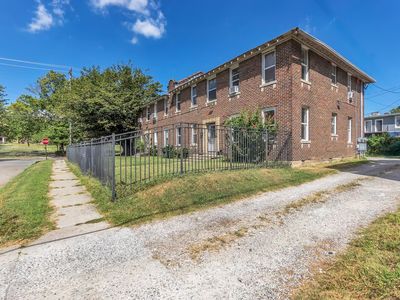 1292 Court Ave