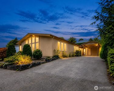 17308 Woodcrest Drive NE