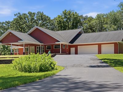 15207 Henry Rd