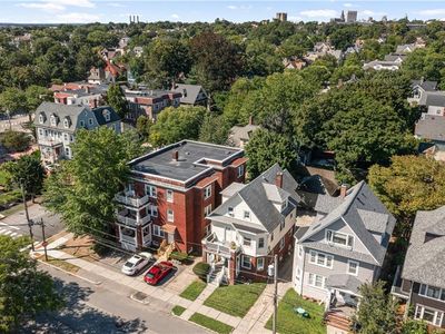 8 Cole Ave