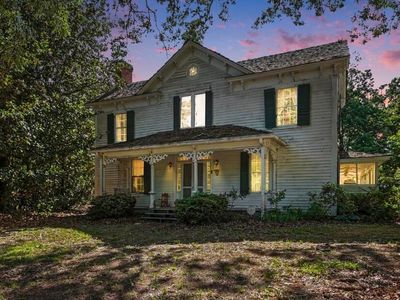 8207 Colonial Trading Path