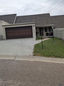 1058 Woodridge Dr