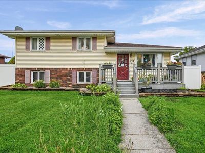 122 N Elmer St