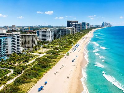 9172 Collins Ave APT 218