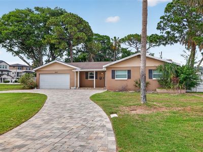 4627 Venetian Blvd NE