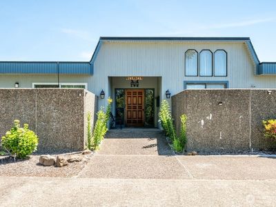 745 Marine View Drive