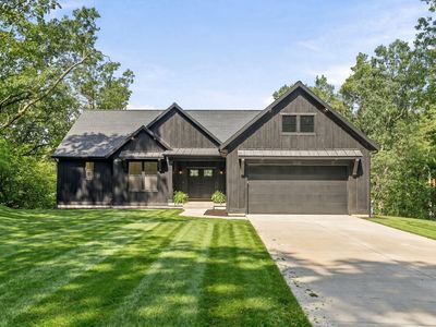 3126 Red Oak Dr