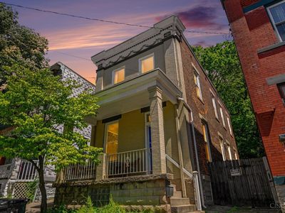 2200 W Clifton Ave