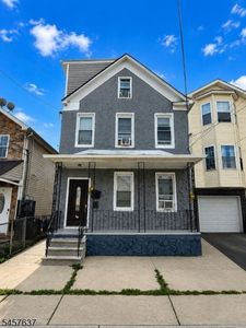 230 Pine St