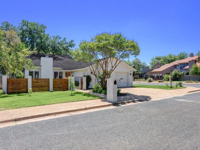 5609 Courtyard Cv