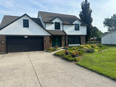 813 N Circle Dr