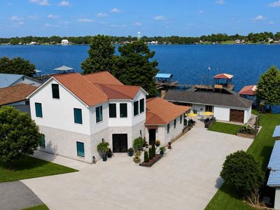 8693 Island Rd