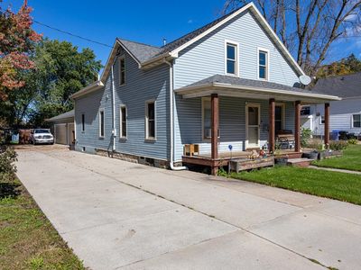 208 E Calumet St