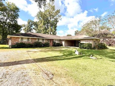 Property at 10400 Mollylea Dr, Baton Rouge, LA