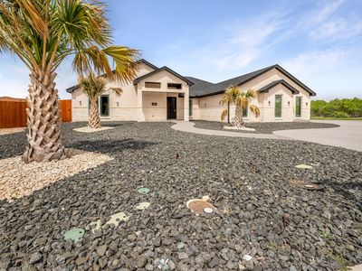 5201 Riviera Ln