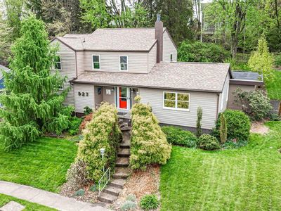 927 Fairfax Dr