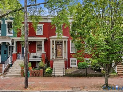 209 W Clay St