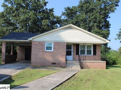 Property at 86 Grove St, Clinton, SC