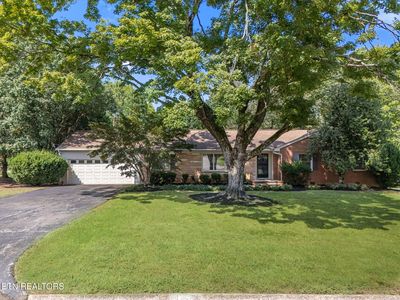 8121 Bennington Dr