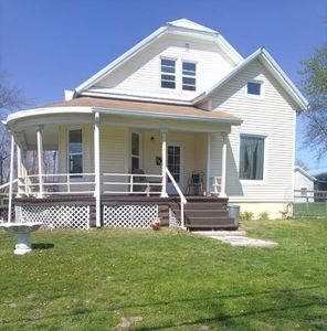 104 E College Ave