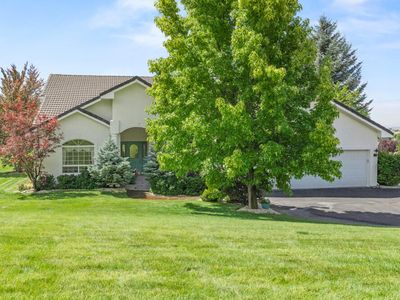 9456 Greenbrier Dr