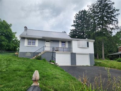1207 Zeno Ln