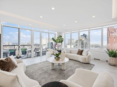 422 E 72nd St APT 37A