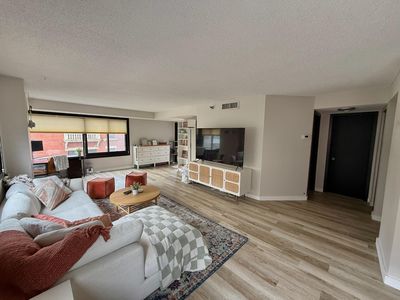 26 10th St W Unit 402