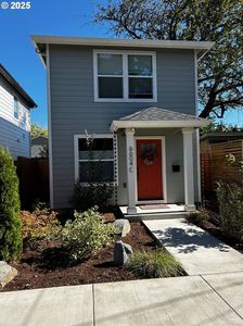 6604 SE Insley St #C