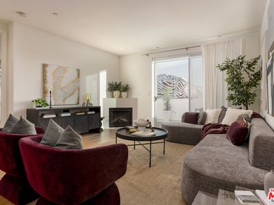 637 S Fairfax Ave APT 202