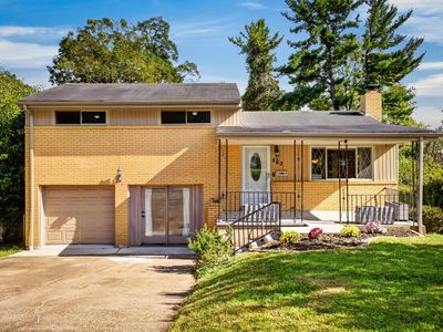 563 Sunnyfield Dr