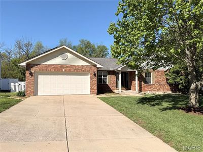 Property at 307 Longview Dr, Columbia, IL